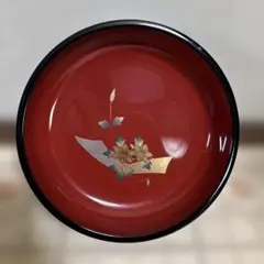 花うたげ　赤黒漆器 菓子器 金色花模様