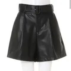 ベルト付きレザーショートパンツ　イング
