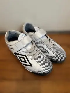 UMBRO アンブロ サッカー トレーニングシューズ ジュニア　20.5cm