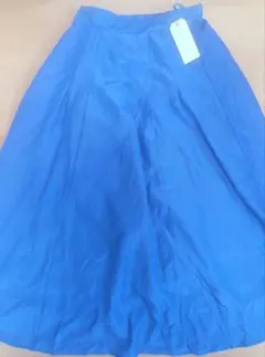 青色フレアロングスカート