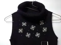 ノルディックビジュー付き☆タートルネック☆袖無しニット 黒M☆新品未使用タグ付き