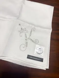 【新品未使用】INTERMODE スワロフスキー装飾 イニシャル K 白ハンカチ