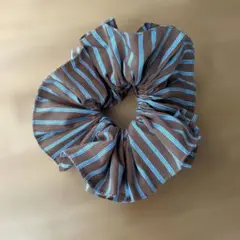 シュシュ　ブルー×ブラウンのサムネイル