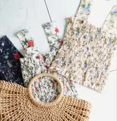 美品　花柄シャーリングキャミソールのサムネイル