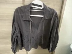 グレー刺繍長袖シャツ