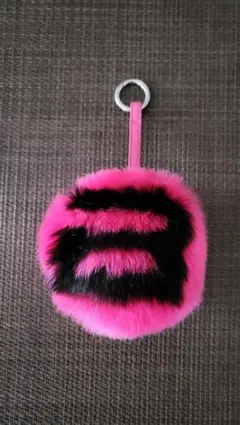 Item thumbnail for item 7c483bb3-657c-4f53-beb4-4f34e7d4808b