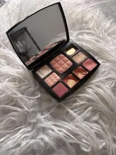 CHANEL アイシャドウパレット スパイシーズ 79 - メルカリ