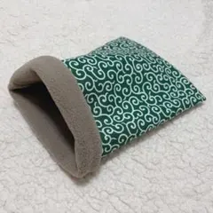 ハリネズミのための唐草なお布団のサムネイル