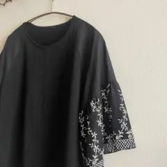 ☆刺繍入りブラック五分袖トップス☆新品☆大人可愛いブラウス☆お買い得