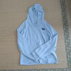 キッズ　水色パーカー