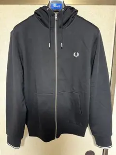 FRED PERRY イタリア製＜刺しゅうロゴ フルジップパーカー＞M0961s FRED PERRY イタリア製＜刺しゅうロゴ フルジップパーカー＞M0961s