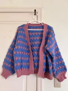 青とピンクのドット柄ニットカーディガン