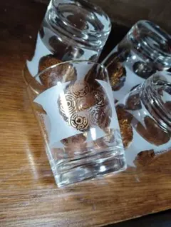 金色装飾の透明グラスセット