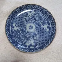 古伊万里 骨董 アンティーク 染付線描き輪花7寸皿 - メルカリ