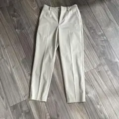 UNIQLO スマートアンクルパンツ　ベージュ