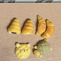 ミニチュアパン6点330円