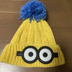 ミニオン風ポンポン付きニット帽