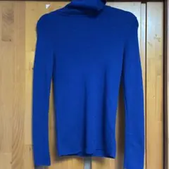 値下げ❗️美品‼️UNIQLO メリノタートルネック 青　Ｍ