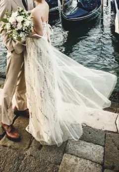 【お値下げ中】ウェディングドレス　オフショルダー Aライン