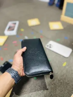 ブラックレザー長財布 ゴールドジッパー