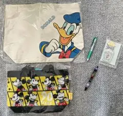 ミッキー90周年記念のトートバッグとドナルドのバッグとボールペン、キーホルダー