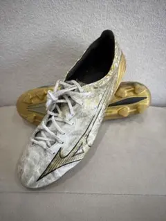 ミズノアルファジャパンホワイト/ゴールド スパイクシューズ