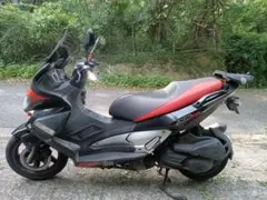 アプリリア SR MAX125のサムネイル