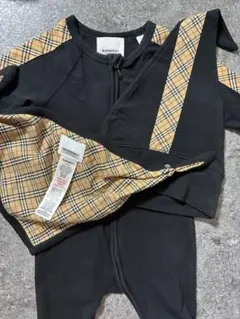 バーバリー62cmベビー服帽子スタイセットのサムネイル