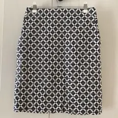 白黒幾何学模様タイトミニスカート