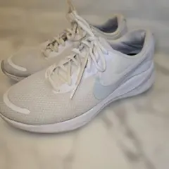 NIKE　ナイキ　レボリューション　スニーカー 25.5