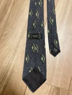 Item thumbnail for item 40b4b4a4-d1a3-4374-93ec-4d932d7c3d6d