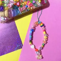 ビーズストラップ　スマホストラップ　カラフルストラップ　アメリカンビーズ　ハート