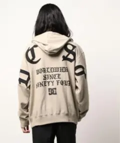 バックプリントパーカー