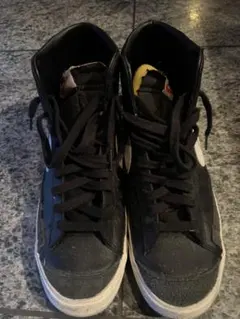 NIKE（ナイキ）ブレーザー ミッド ブラック × ホワイト