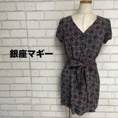銀座マギー　総柄　Vネックワンピース　ベルト付き　チャコールグレー　夏コーデのサムネイル