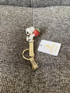 スヌーピー　バッグキークリップ　イチゴ　ストロベリー