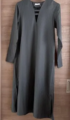 グレー ストライプ 長袖 Vネック ワンピース