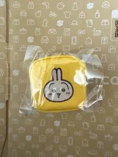 ちいかわ うさぎ カラビナつき刺繍スクエアミニポーチ