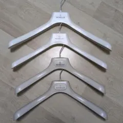 自宅保管品【ラルディーニ】純正 高級光沢木製 ハンガー 4本セット 黒 LARDINI ラルディーニ 木製ハンガー 非売品 - メルカリ
