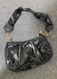 ブラック ギャザーショルダーバッグ