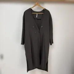 ディニテコリエ　リネン ダークグレー ダブルブレストコート