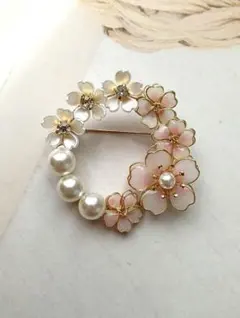 No.825 桜のブローチLサイズ　パールつき　ハレの日