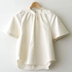 新品タグ付き】 HEVE Shizuku Flow T SHIRO - メルカリ