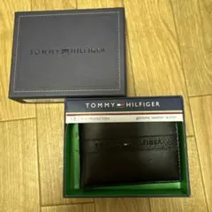 トミーヒルフィガー二つ折り財布