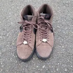 NIKE SB Blazer Mid ブラウン スニーカーのサムネイル