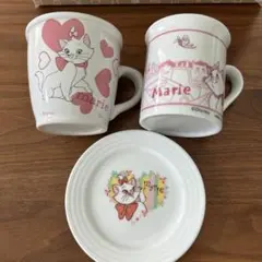 Disney マリー マグカップ2個と小皿セット