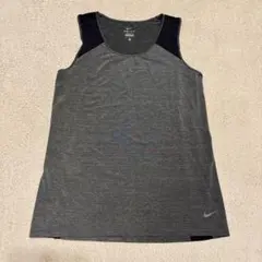 NIKE ナイキ　ノースリーブシャツ　ランニングシャツ
