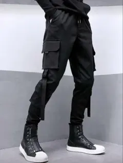 ブラック メンズカーゴパンツ サイドポケット付き