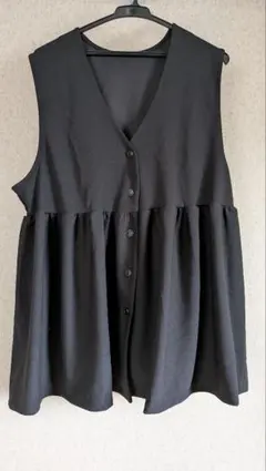 ブラック ノースリーブ フレアベスト