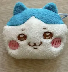 ちいかわプライズ　ハチワレふわふわフェイスポシェット